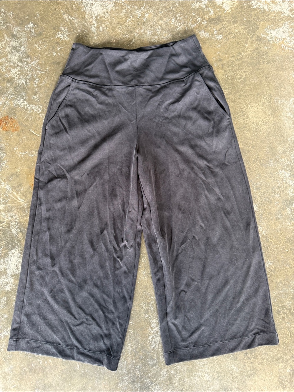 Athleta women’s Black Wide-Leg Cropped Pants